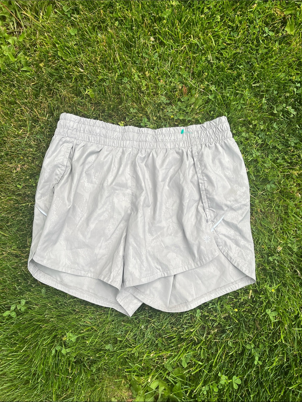 Athleta M Light Gray Women's Athletic Shorts